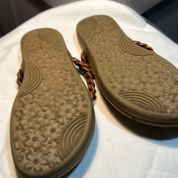 Cliffs by White Mountain Freedom Braided Slip On Thong Sandals Brown or White - Picture 7 of 9